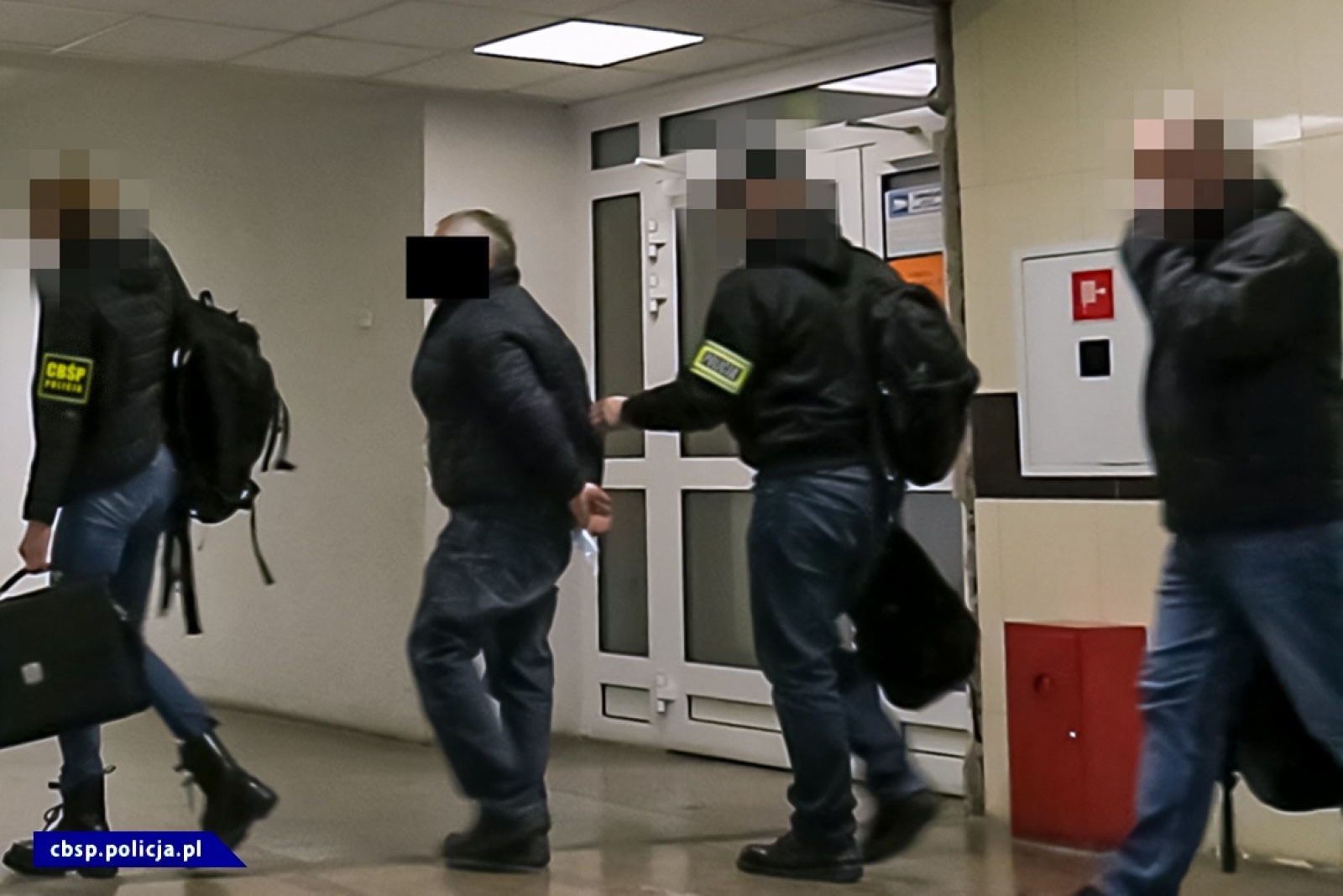 Zdjęcie w galerii na portalu naszwodzislaw.com: 16 osób zatrzymanych w śledztwie dotyczącym niewłaściwego utylizowania odpadów wiadomości z regionu