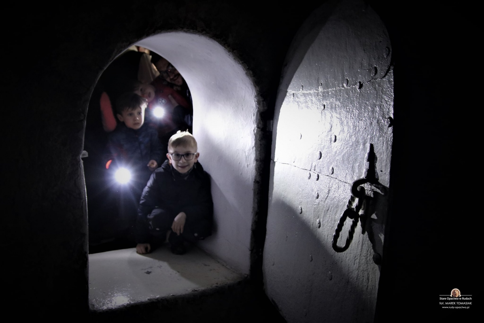 Zdjęcie w galerii na portalu naszwodzislaw.com: Dreszczyk emocji i tajemnice. Nocne szukanie skarbu w Rudach wiadomości z regionu