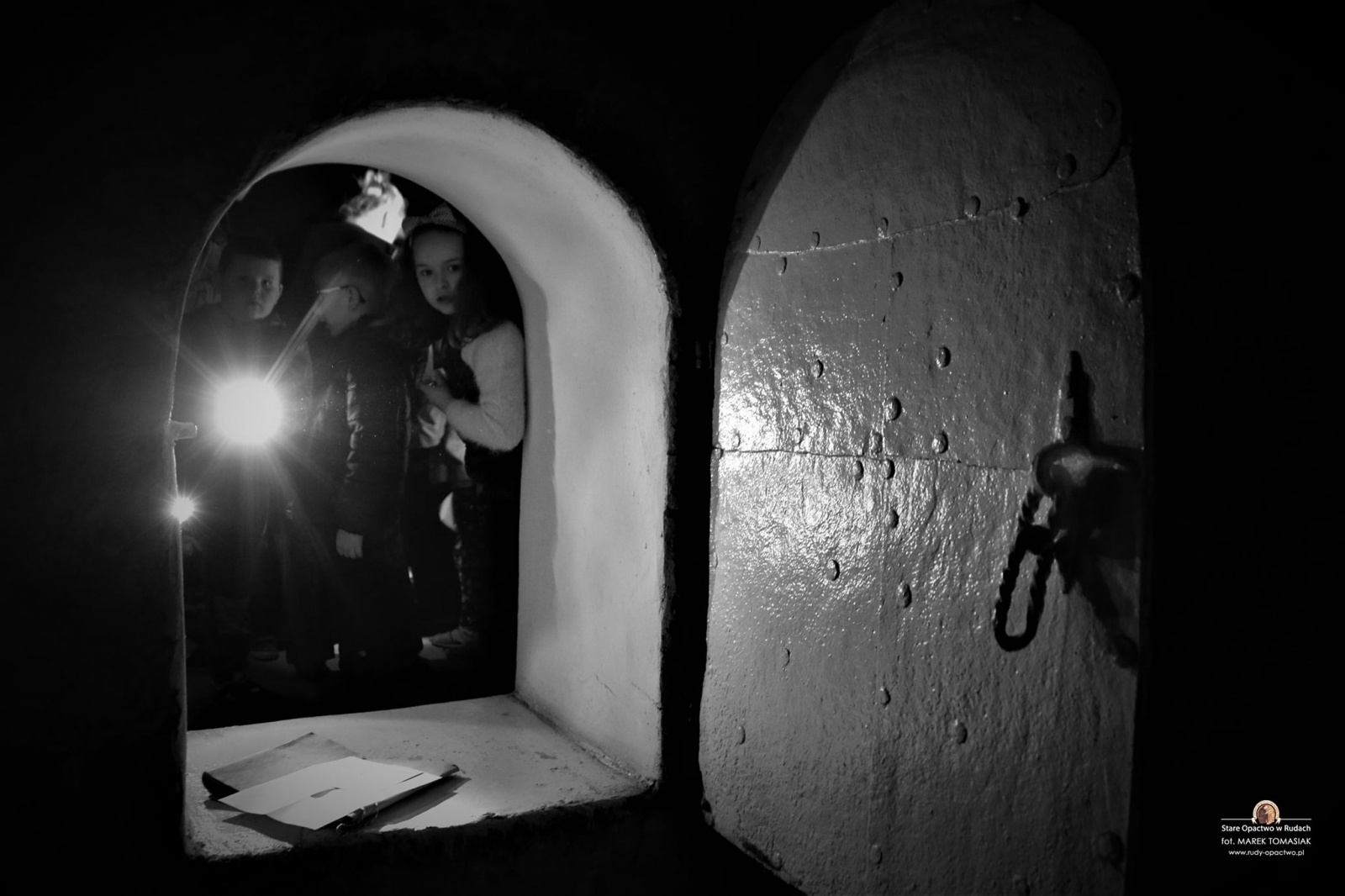 Zdjęcie w galerii na portalu naszwodzislaw.com: Dreszczyk emocji i tajemnice. Nocne szukanie skarbu w Rudach wiadomości z regionu