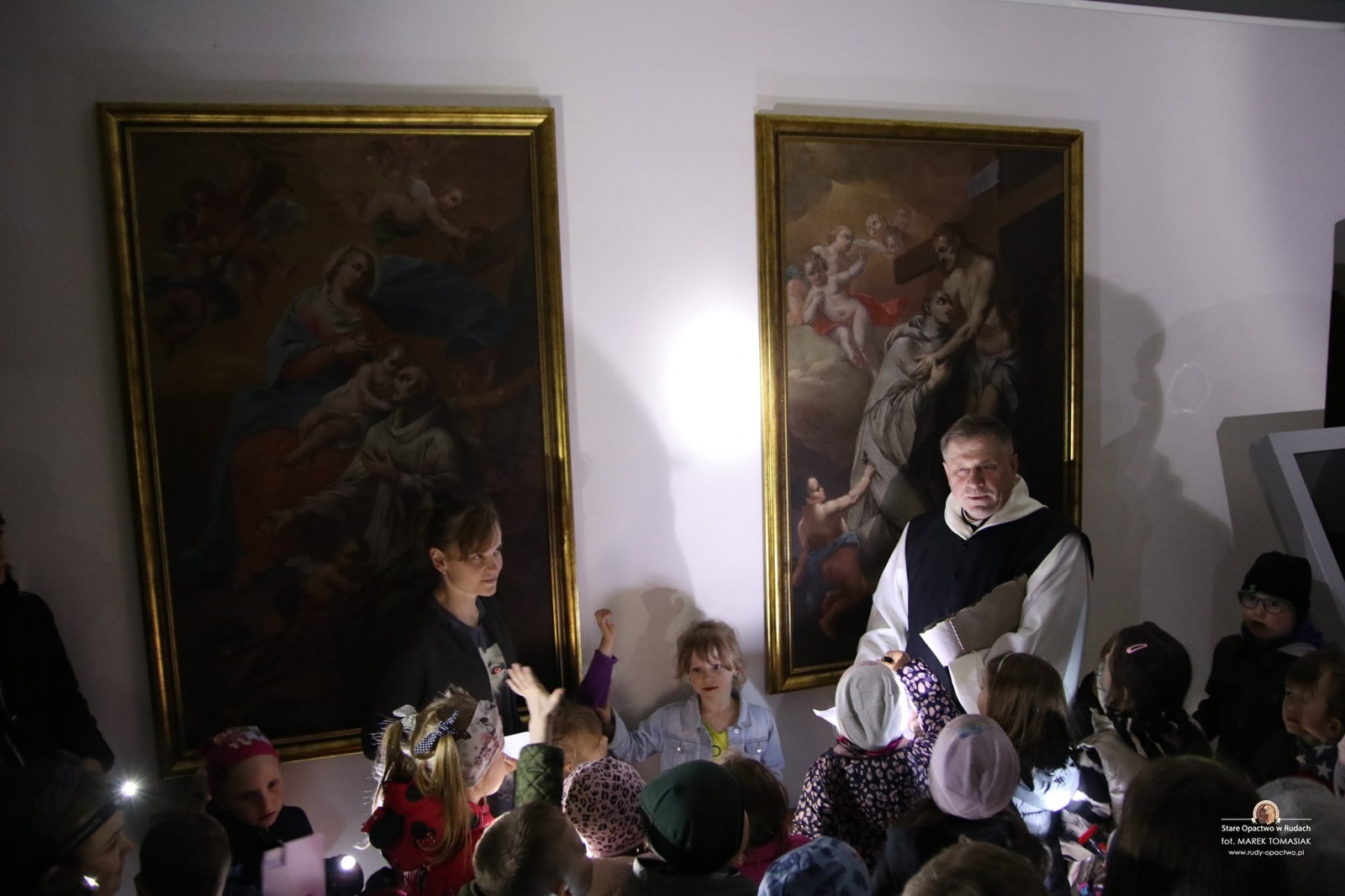 Zdjęcie w galerii na portalu naszwodzislaw.com: Dreszczyk emocji i tajemnice. Nocne szukanie skarbu w Rudach wiadomości z regionu