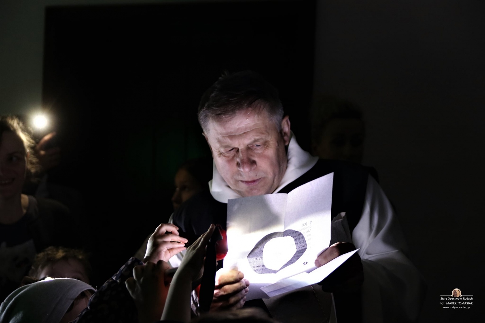 Zdjęcie w galerii na portalu naszwodzislaw.com: Dreszczyk emocji i tajemnice. Nocne szukanie skarbu w Rudach wiadomości z regionu