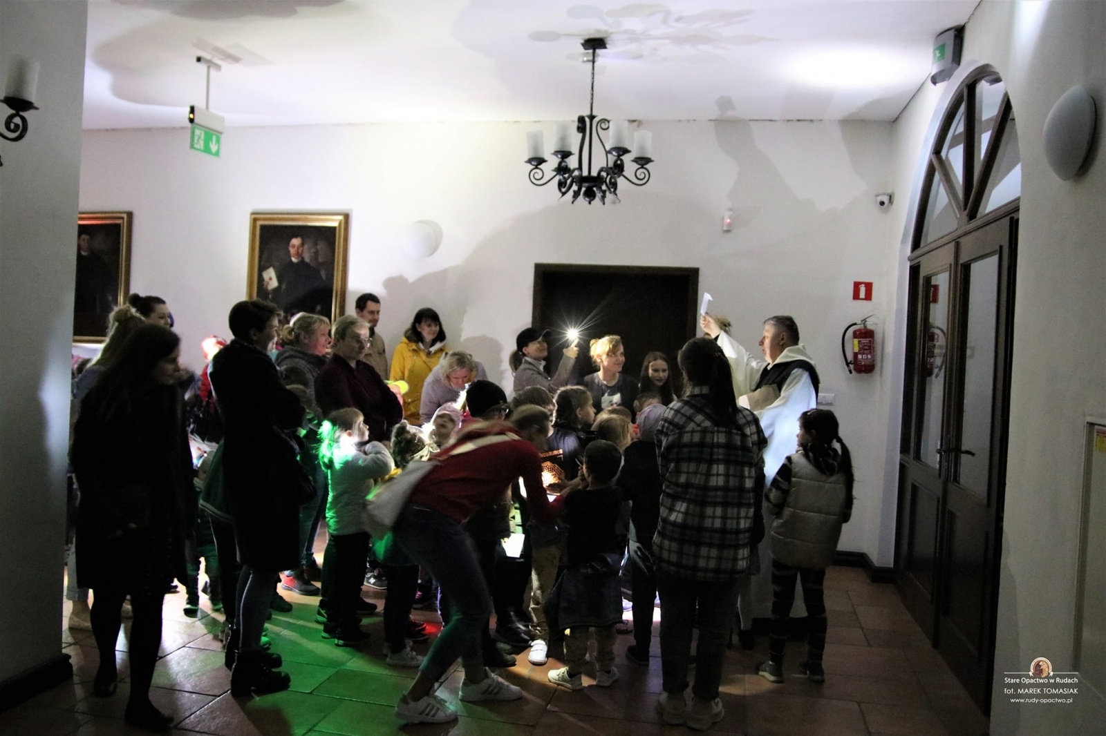 Zdjęcie w galerii na portalu naszwodzislaw.com: Dreszczyk emocji i tajemnice. Nocne szukanie skarbu w Rudach wiadomości z regionu