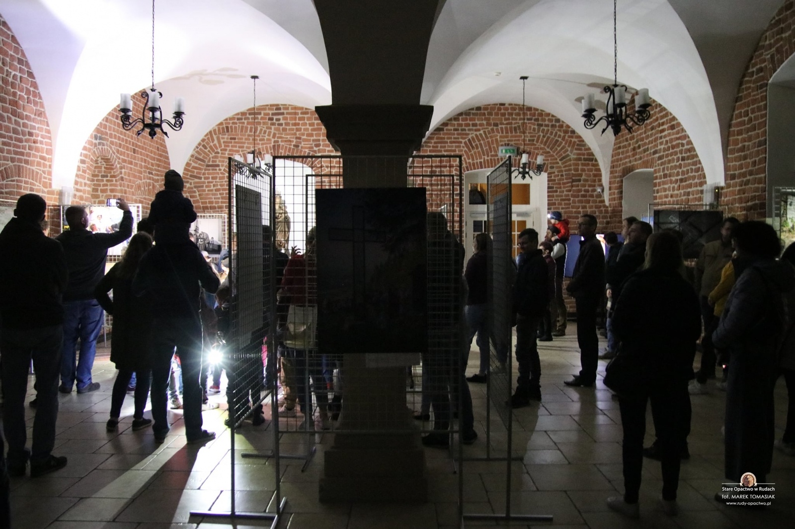 Zdjęcie w galerii na portalu naszwodzislaw.com: Dreszczyk emocji i tajemnice. Nocne szukanie skarbu w Rudach wiadomości z regionu