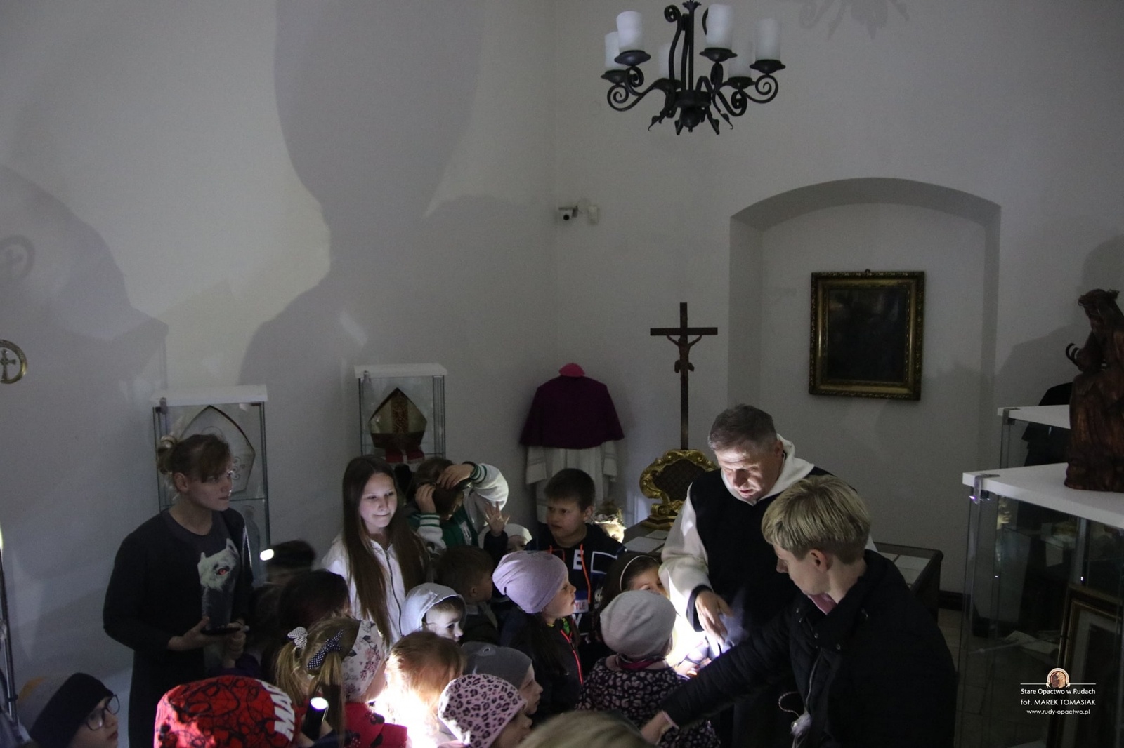 Zdjęcie w galerii na portalu naszwodzislaw.com: Dreszczyk emocji i tajemnice. Nocne szukanie skarbu w Rudach wiadomości z regionu