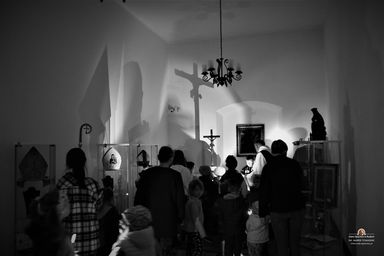 Zdjęcie w galerii na portalu naszwodzislaw.com: Dreszczyk emocji i tajemnice. Nocne szukanie skarbu w Rudach wiadomości z regionu