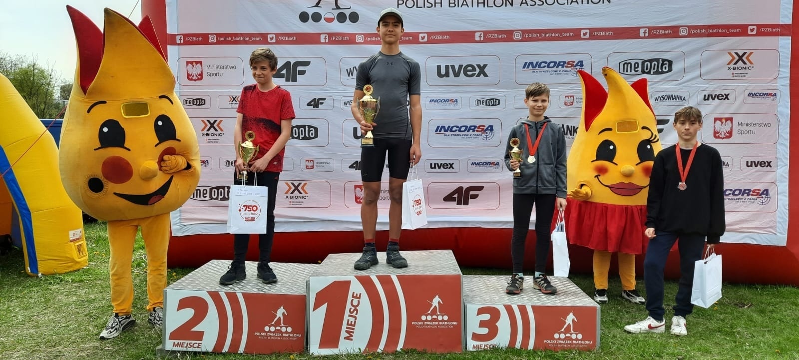 Zdjęcie w galerii na portalu naszwodzislaw.com: Worek medali wodzisławskich biathlonistów wiadomości z regionu