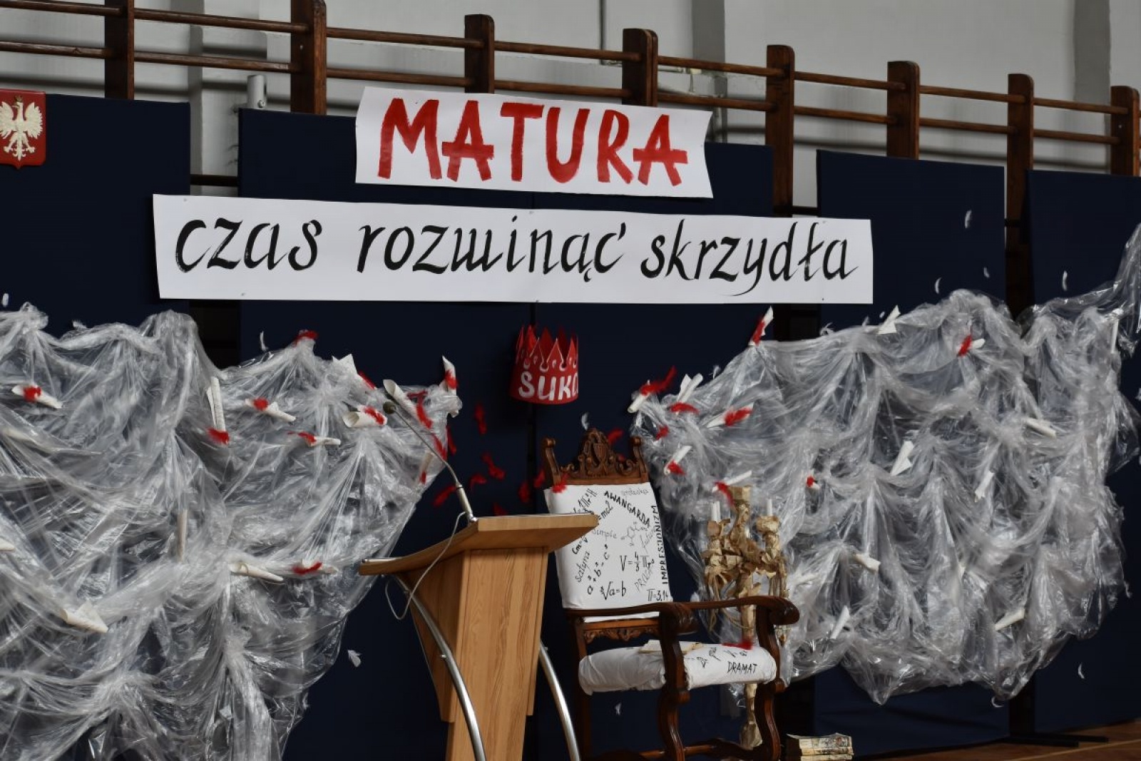 Zdjęcie w galerii na portalu naszwodzislaw.com: Abiturienci zakończyli naukę w powiatowych szkołach wiadomości z regionu