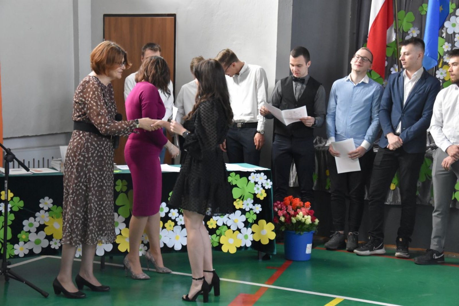 Zdjęcie w galerii na portalu naszwodzislaw.com: Abiturienci zakończyli naukę w powiatowych szkołach wiadomości z regionu