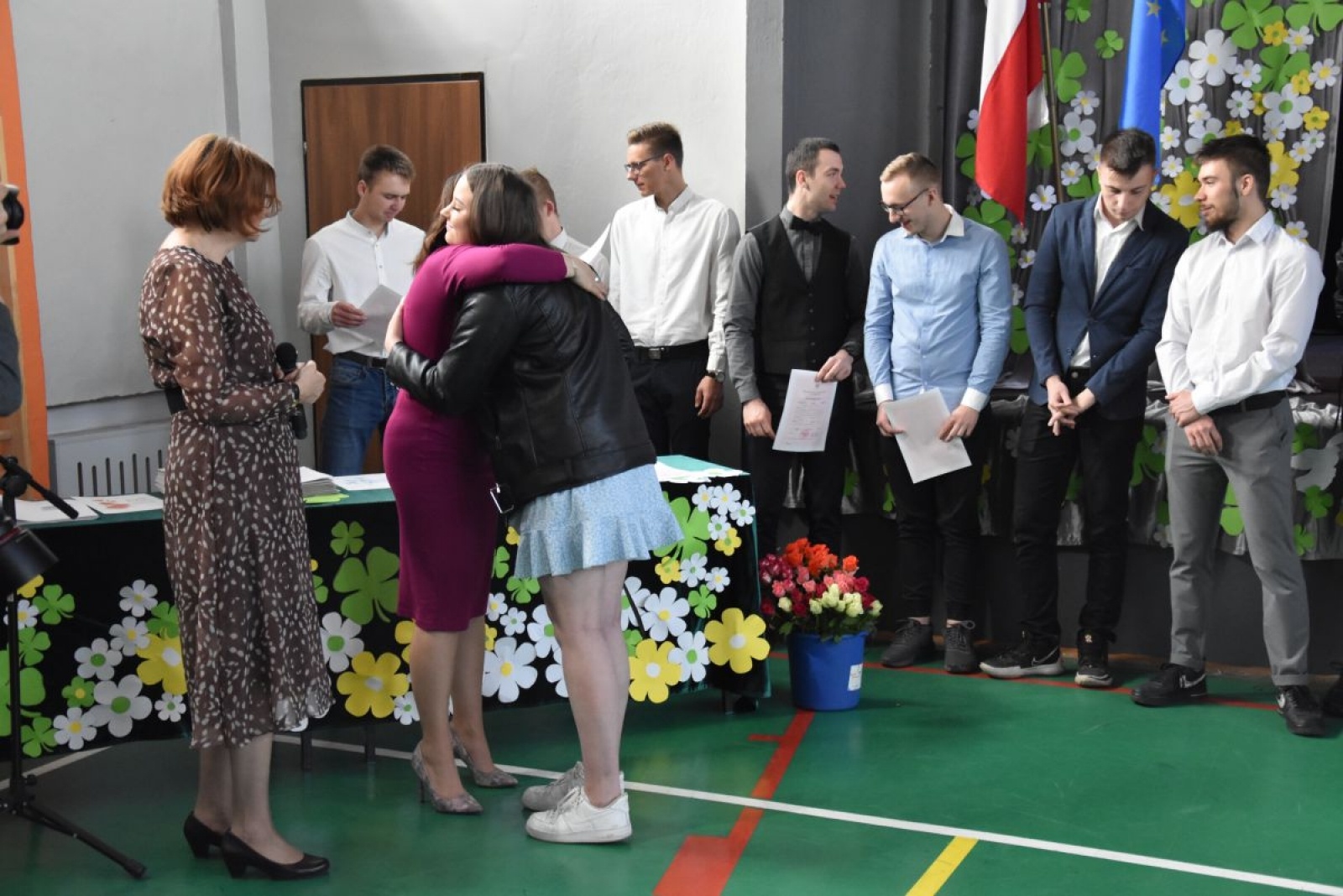 Zdjęcie w galerii na portalu naszwodzislaw.com: Abiturienci zakończyli naukę w powiatowych szkołach wiadomości z regionu