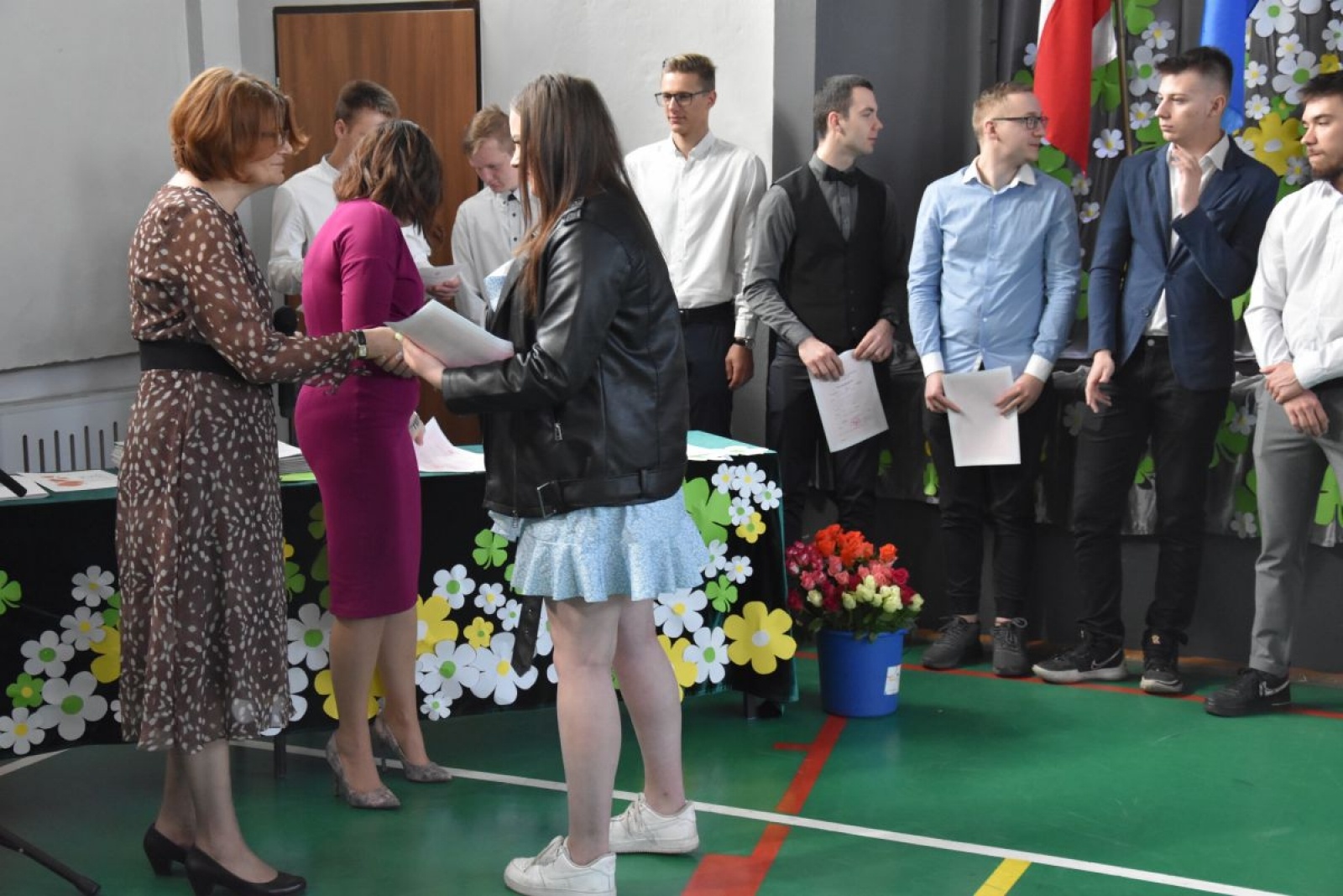 Zdjęcie w galerii na portalu naszwodzislaw.com: Abiturienci zakończyli naukę w powiatowych szkołach wiadomości z regionu