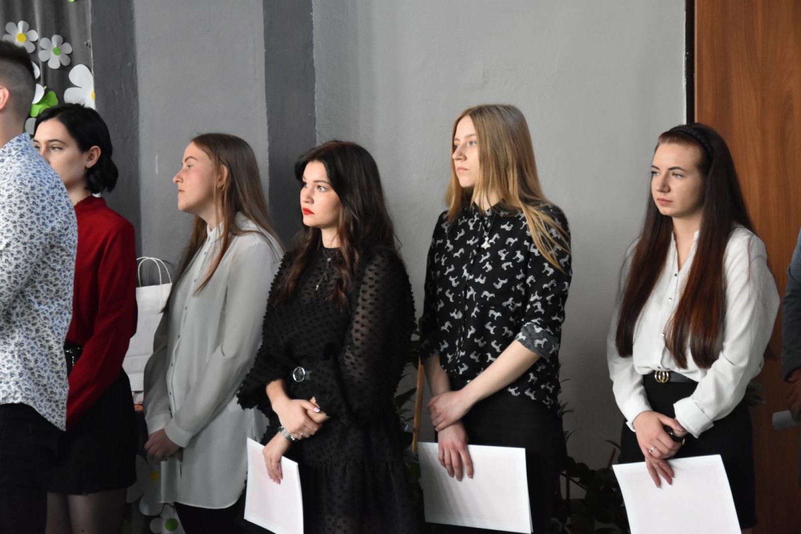 Zdjęcie w galerii na portalu naszwodzislaw.com: Abiturienci zakończyli naukę w powiatowych szkołach wiadomości z regionu