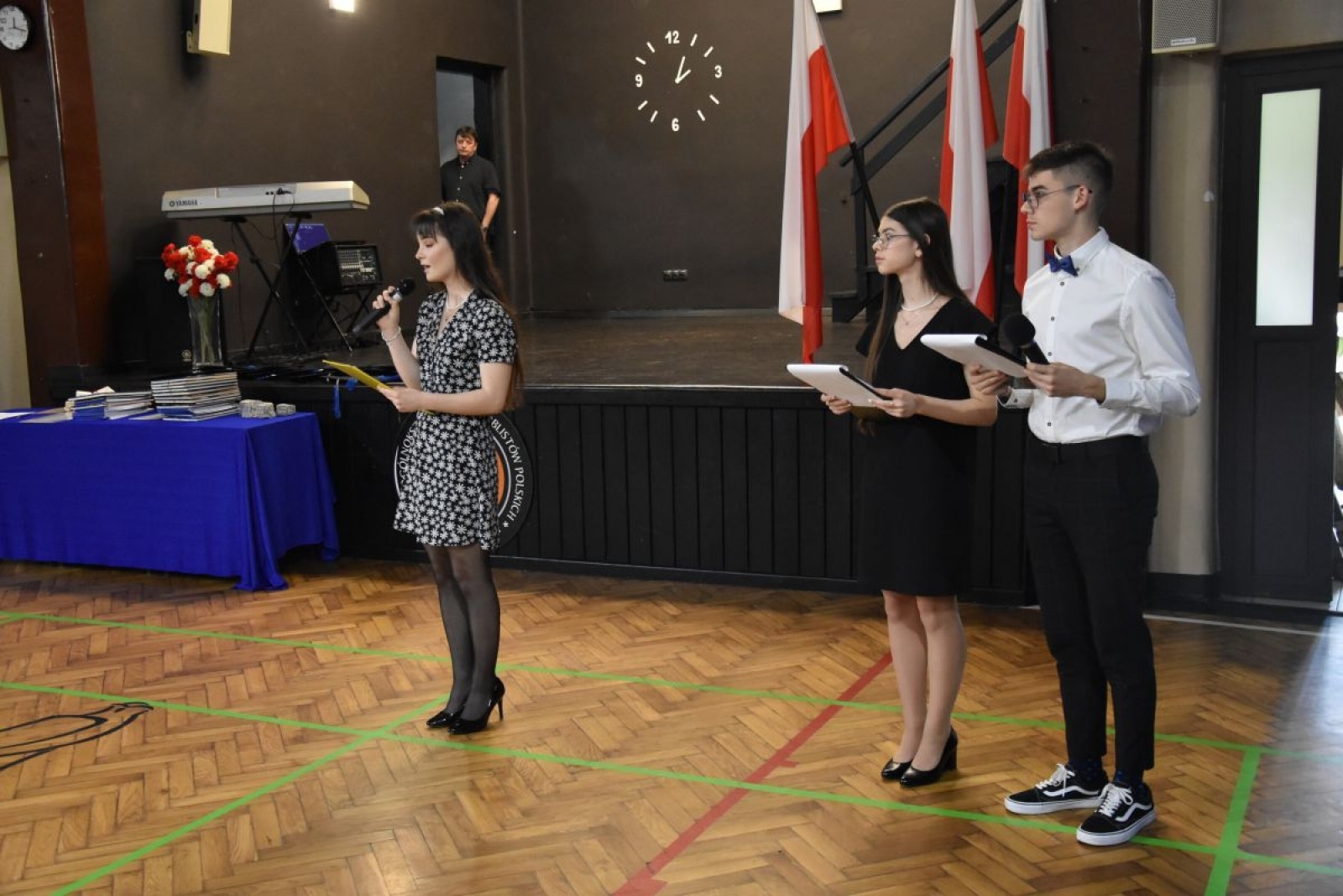 Zdjęcie w galerii na portalu naszwodzislaw.com: Abiturienci zakończyli naukę w powiatowych szkołach wiadomości z regionu