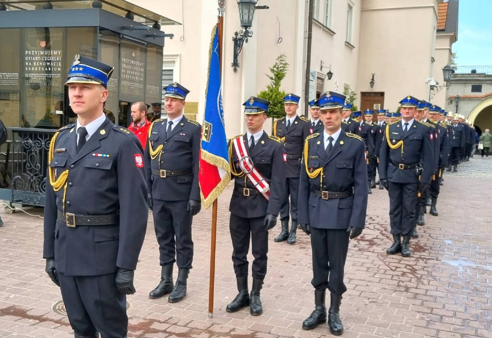 Zdjęcie w galerii na portalu naszwodzislaw.com: Strażackie święto na Jasnej Górze z udziałem strażaków z naszego regionu wiadomości z regionu