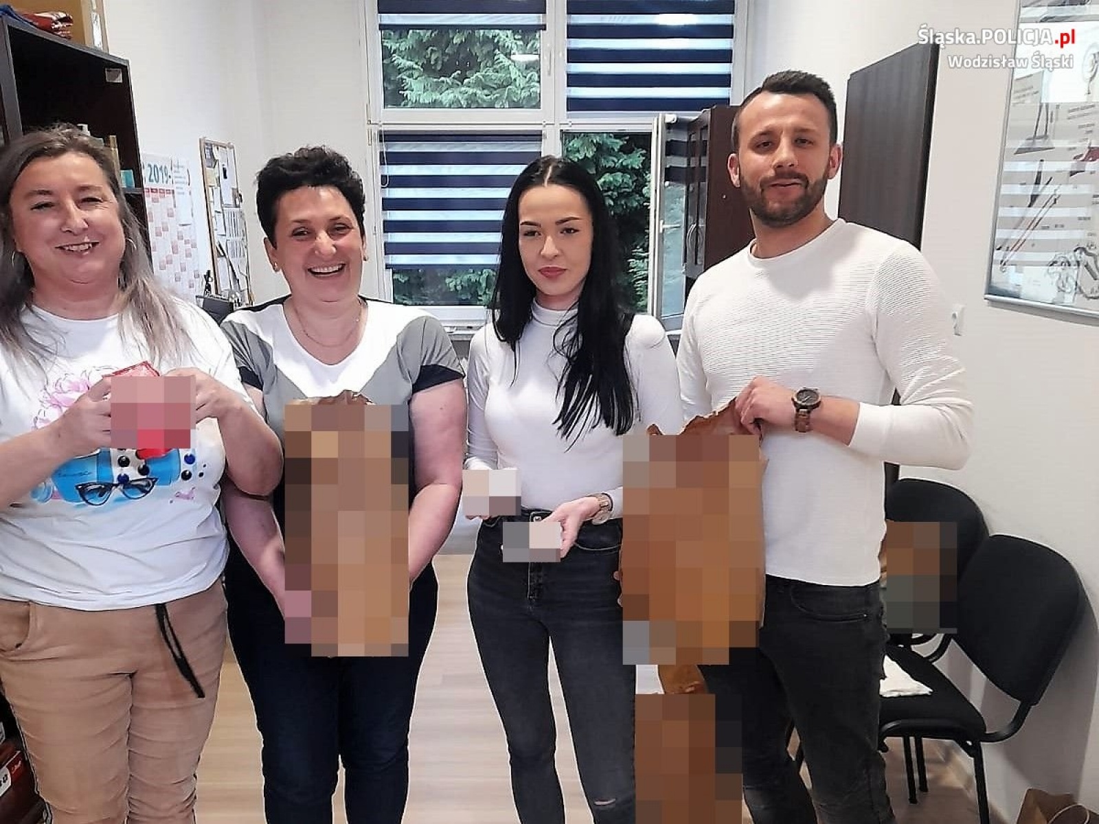 Zdjęcie w galerii na portalu naszwodzislaw.com: Na ręce komendanta wpłynęło podziękowanie dla policjanta wiadomości z regionu