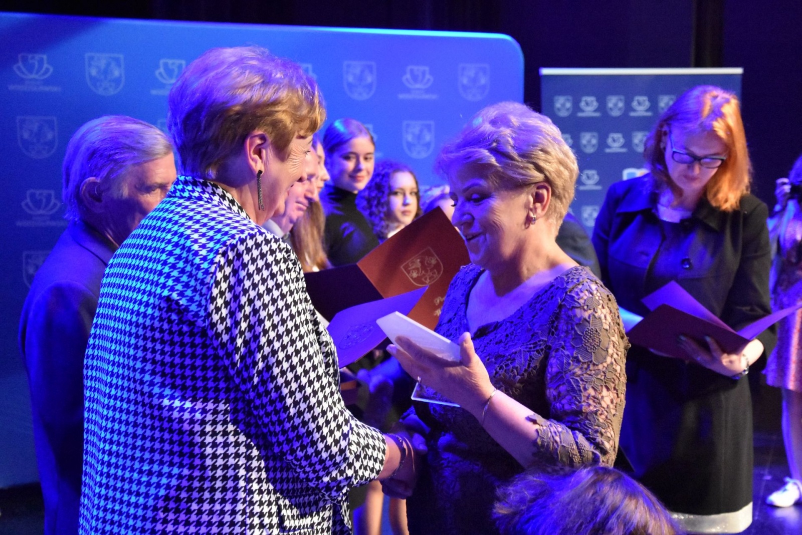 Zdjęcie w galerii na portalu naszwodzislaw.com: Nagrody i wyróżnienia powiatu w dziedzinie kultury i sportu wręczone wiadomości z regionu