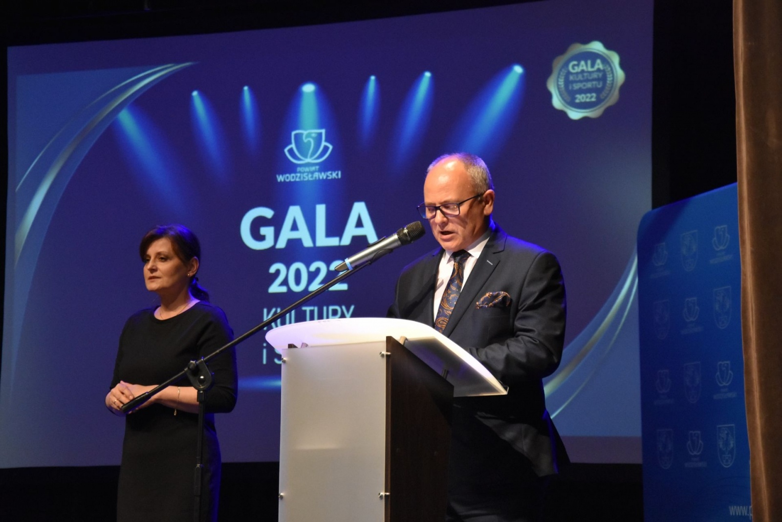 Zdjęcie w galerii na portalu naszwodzislaw.com: Nagrody i wyróżnienia powiatu w dziedzinie kultury i sportu wręczone wiadomości z regionu