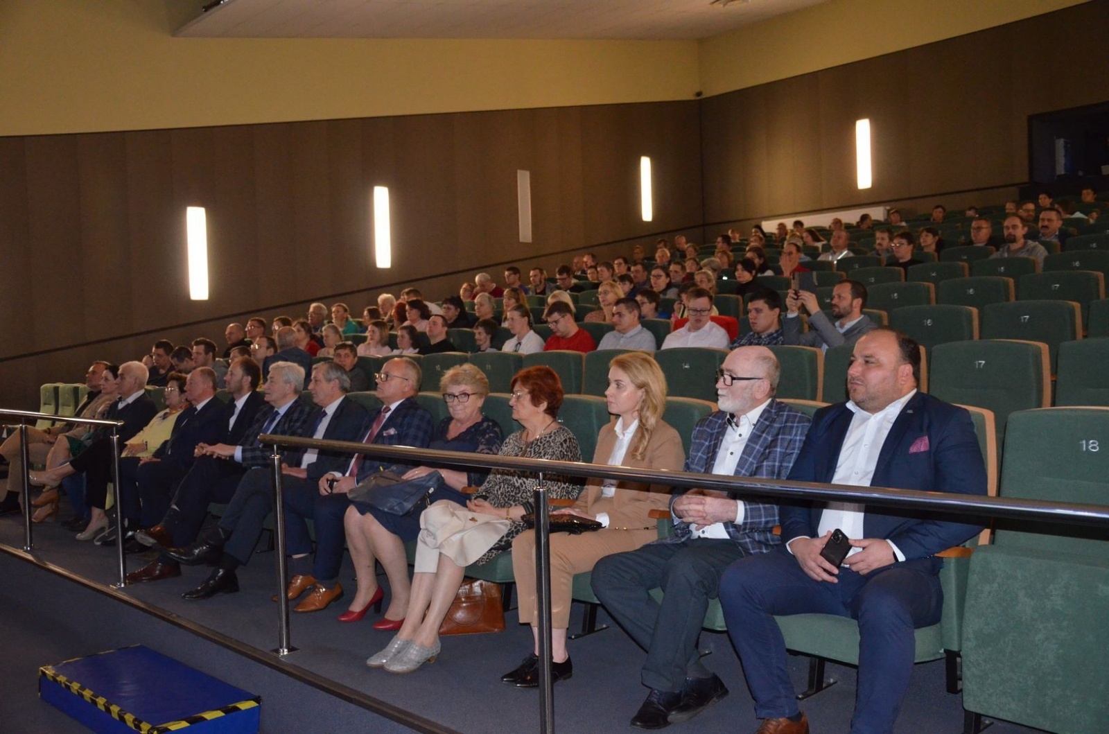 Zdjęcie w galerii na portalu naszwodzislaw.com: To, co kochają. Za nami wyjątkowy wernisaż [FOTO] wiadomości z regionu