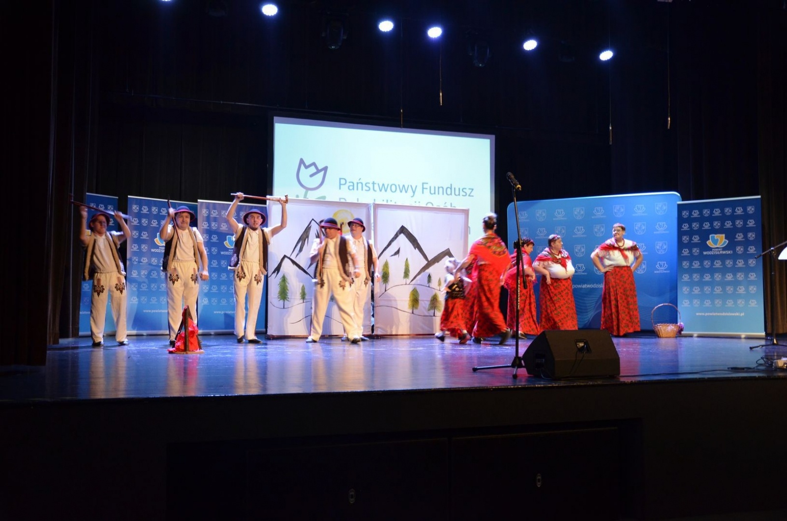 Zdjęcie w galerii na portalu naszwodzislaw.com: To, co kochają. Za nami wyjątkowy wernisaż [FOTO] wiadomości z regionu