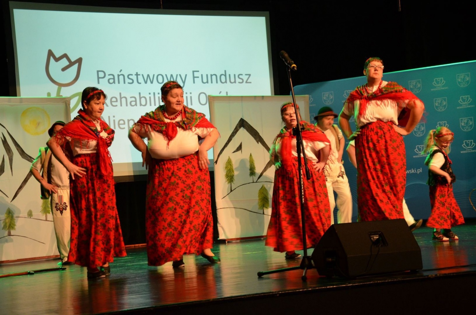 Zdjęcie w galerii na portalu naszwodzislaw.com: To, co kochają. Za nami wyjątkowy wernisaż [FOTO] wiadomości z regionu