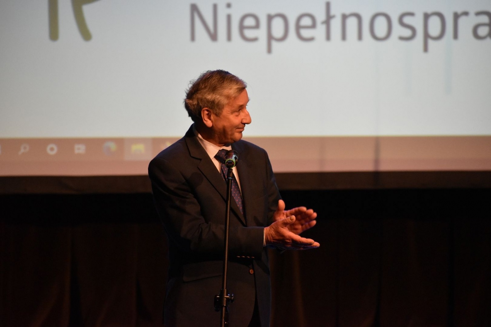 Zdjęcie w galerii na portalu naszwodzislaw.com: To, co kochają. Za nami wyjątkowy wernisaż [FOTO] wiadomości z regionu