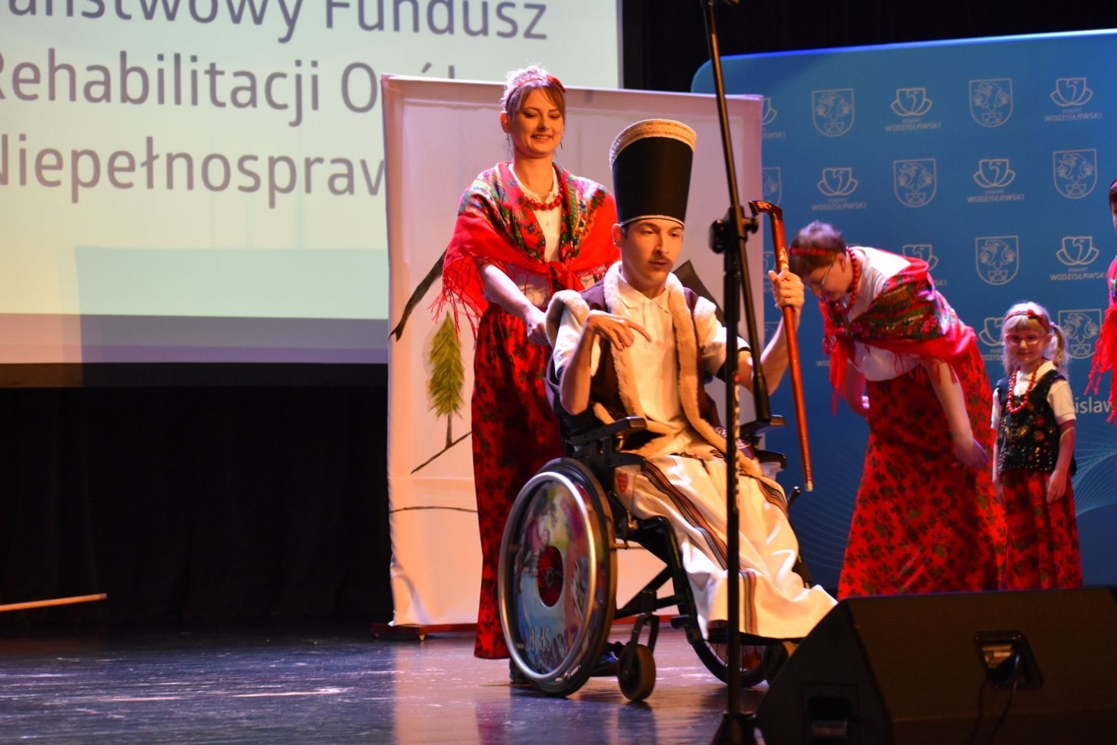 Zdjęcie w galerii na portalu naszwodzislaw.com: To, co kochają. Za nami wyjątkowy wernisaż [FOTO] wiadomości z regionu