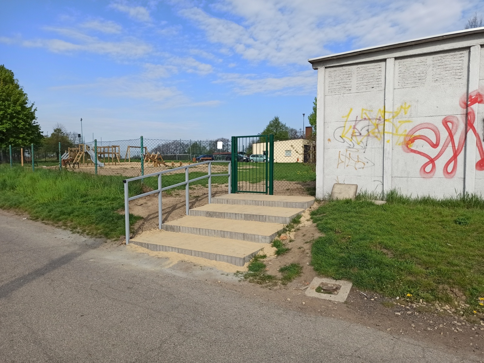 Zdjęcie w galerii na portalu naszwodzislaw.com: Pszów. Place zabaw już otwarte wiadomości z regionu