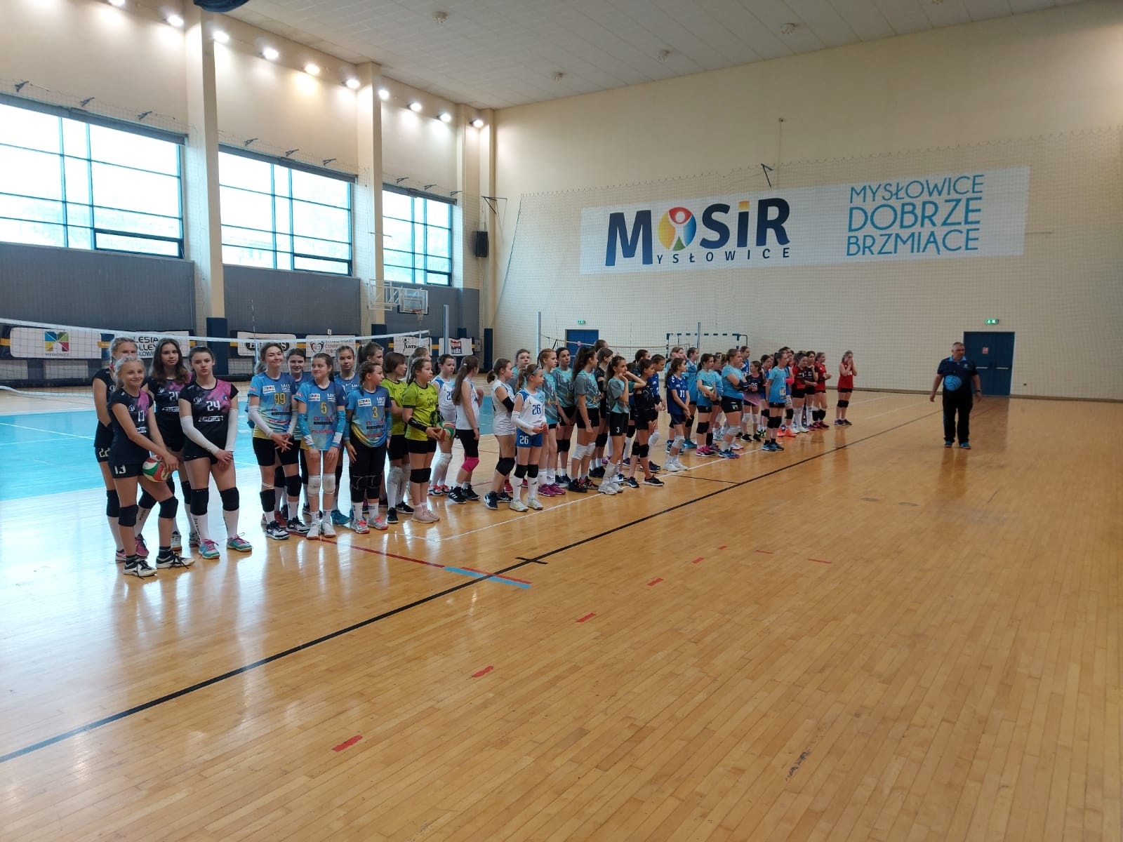 Zdjęcie w galerii na portalu naszwodzislaw.com: Minisiatkarki wodzisławskiej Zorzy w czołówce rozgrywek na Śląsku wiadomości z regionu