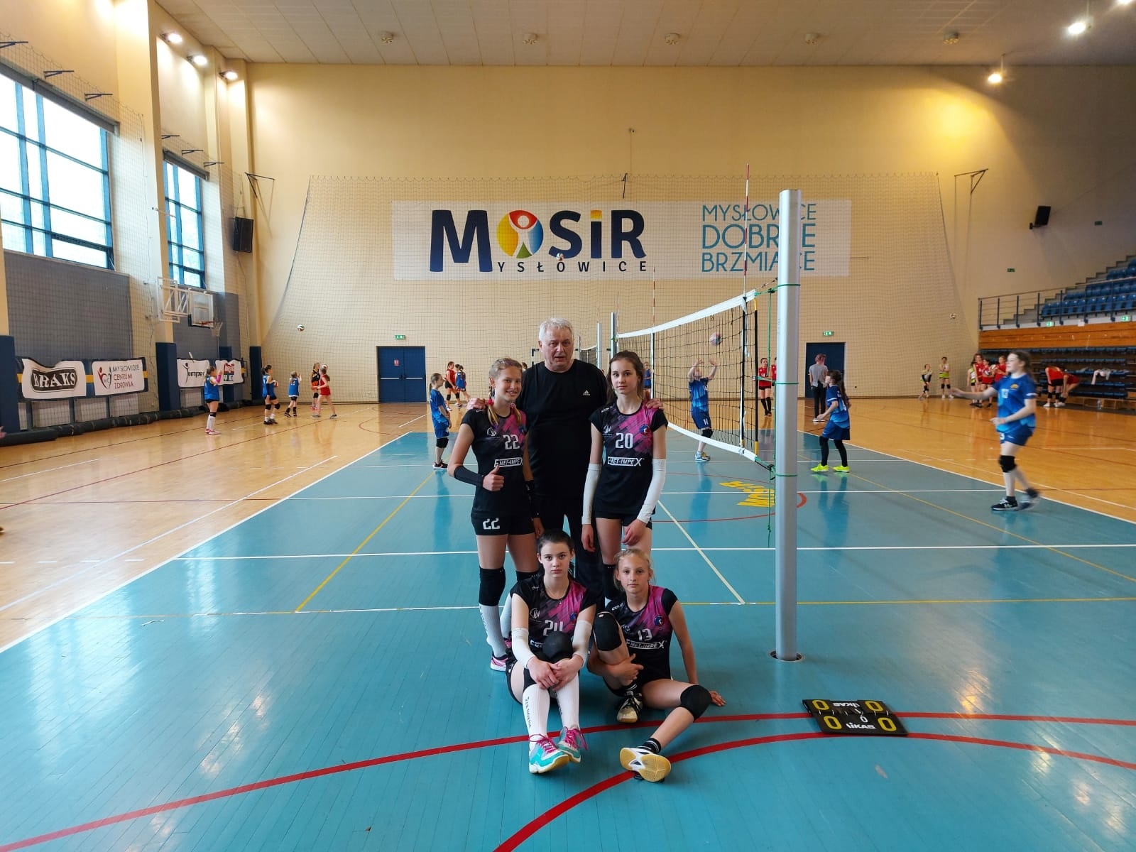 Zdjęcie w galerii na portalu naszwodzislaw.com: Minisiatkarki wodzisławskiej Zorzy w czołówce rozgrywek na Śląsku wiadomości z regionu