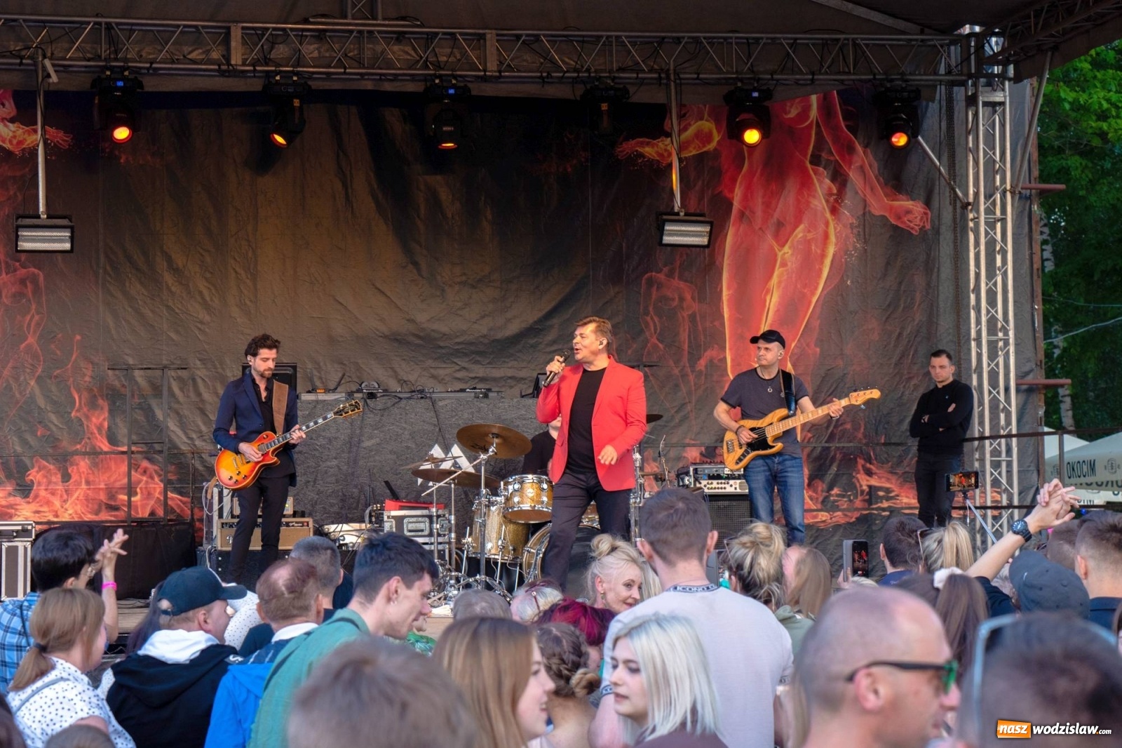 Zdjęcie w galerii na portalu naszwodzislaw.com: Zenek Martyniuk na Magicznej Plaży w Bukowie [FOTO i WIDEO] wiadomości z regionu