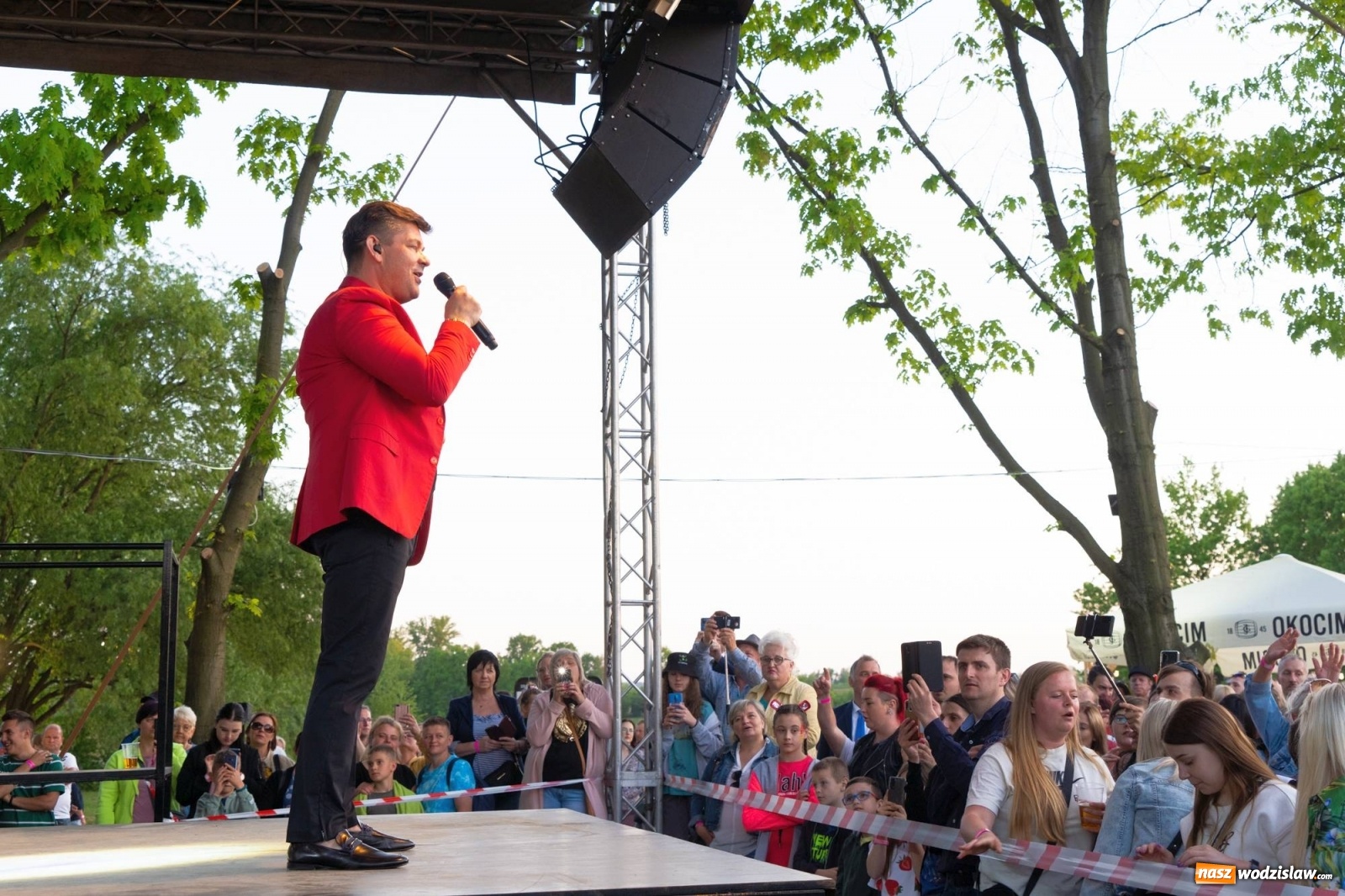 Zdjęcie w galerii na portalu naszwodzislaw.com: Zenek Martyniuk na Magicznej Plaży w Bukowie [FOTO i WIDEO] wiadomości z regionu