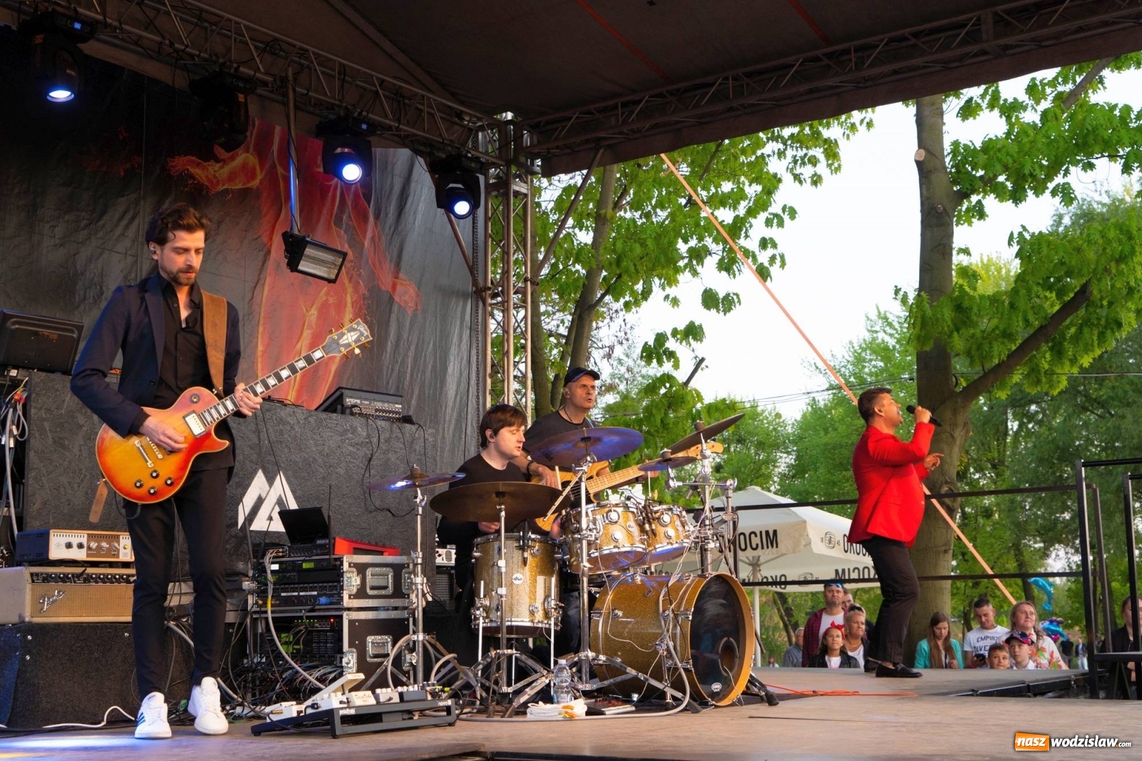Zdjęcie w galerii na portalu naszwodzislaw.com: Zenek Martyniuk na Magicznej Plaży w Bukowie [FOTO i WIDEO] wiadomości z regionu