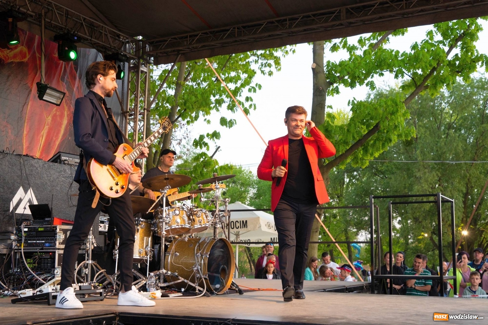 Zdjęcie w galerii na portalu naszwodzislaw.com: Zenek Martyniuk na Magicznej Plaży w Bukowie [FOTO i WIDEO] wiadomości z regionu