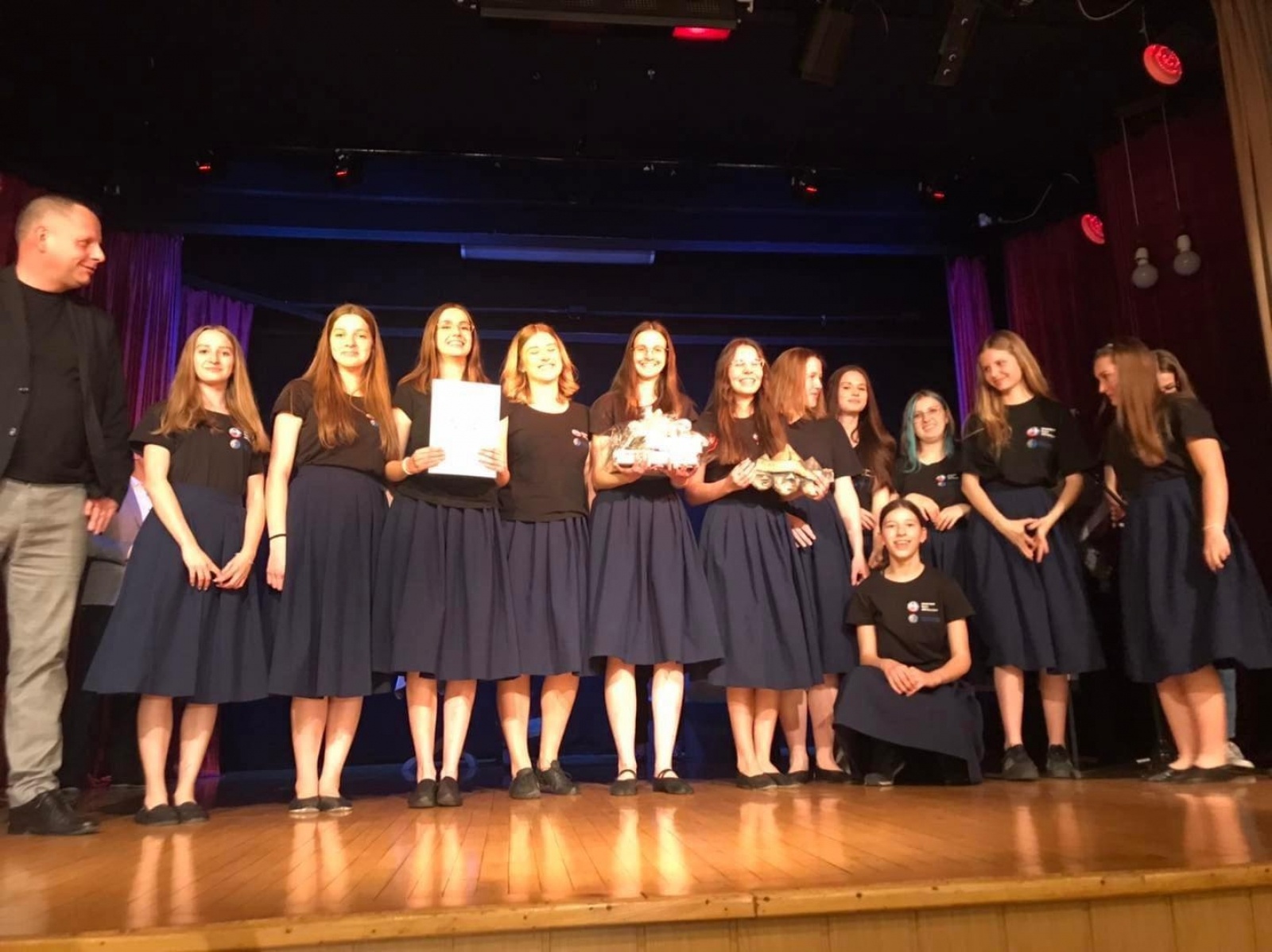 Zdjęcie w galerii na portalu naszwodzislaw.com: Wycelowali i wygrali. Teatr Szydło ze Złotą Kurtyną wiadomości z regionu