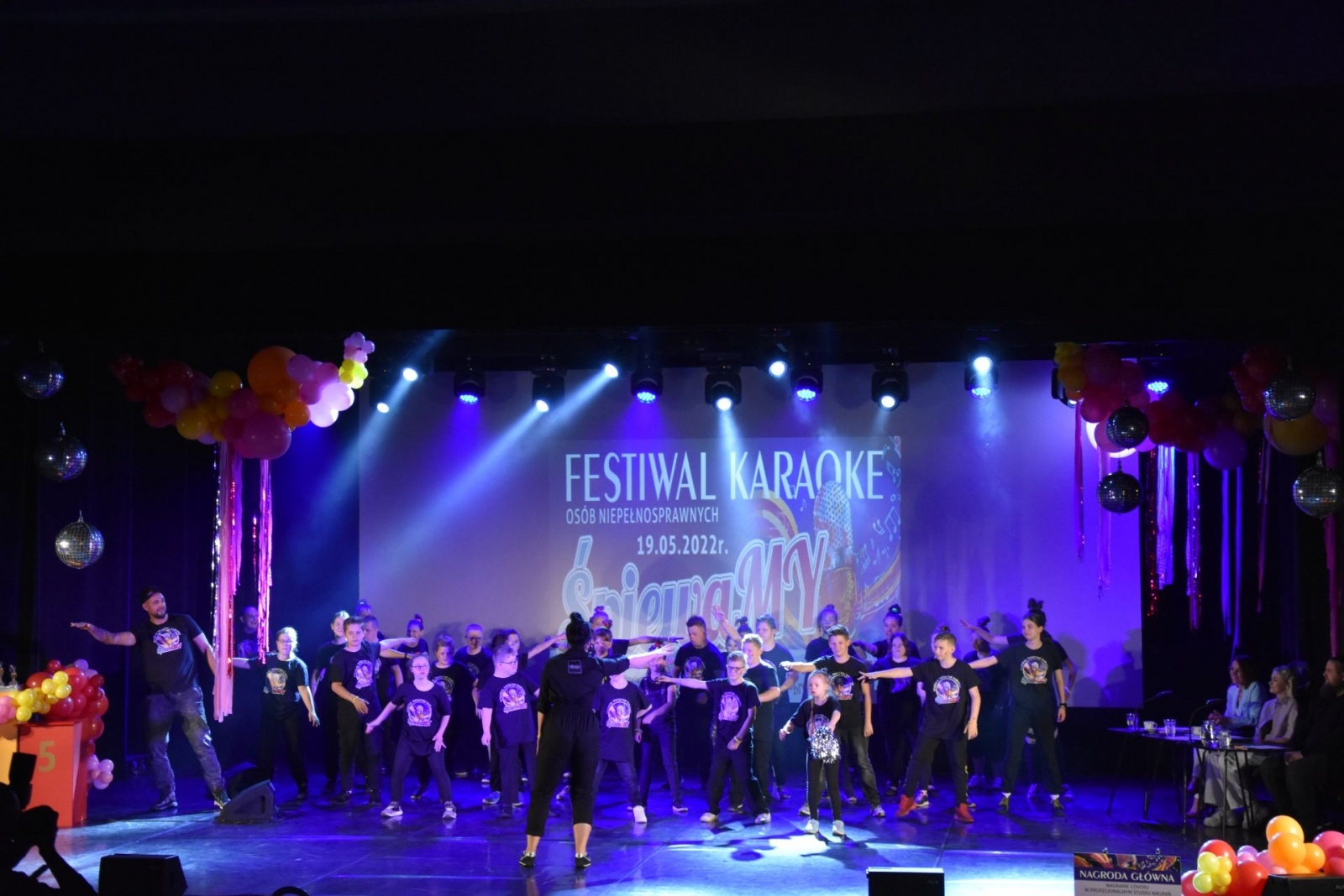 Zdjęcie w galerii na portalu naszwodzislaw.com: Liczy się tylko miłość płynąca z serca. Festiwal karaoake ŚpiewaMY za nami [FOTO] wiadomości z regionu