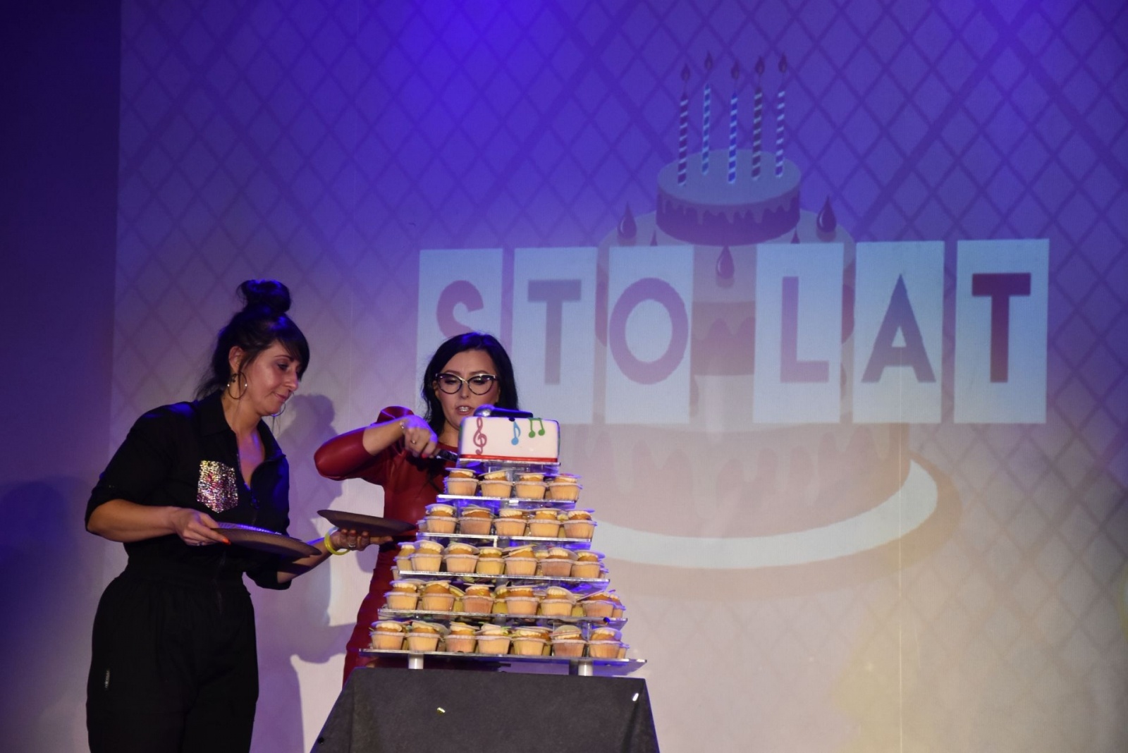 Zdjęcie w galerii na portalu naszwodzislaw.com: Liczy się tylko miłość płynąca z serca. Festiwal karaoake ŚpiewaMY za nami [FOTO] wiadomości z regionu