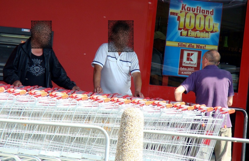 Zdjęcie w galerii na portalu naszwodzislaw.com: Pod Kauflandem rządzą żule! wiadomości z regionu