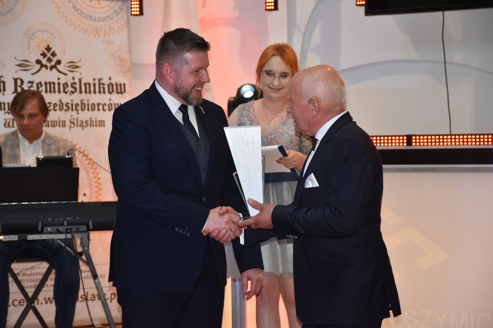 Zdjęcie w galerii na portalu naszwodzislaw.com: Poznaliśmy Powiatowych Liderów Przedsiębiorczości 2021 [FOTO] wiadomości z regionu