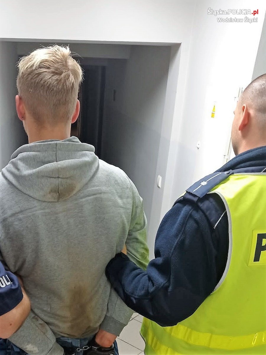 Zdjęcie w galerii na portalu naszwodzislaw.com: 18-latek myślał, że motocyklem ucieknie przed policją. Miał sporo na sumieniu wiadomości z regionu