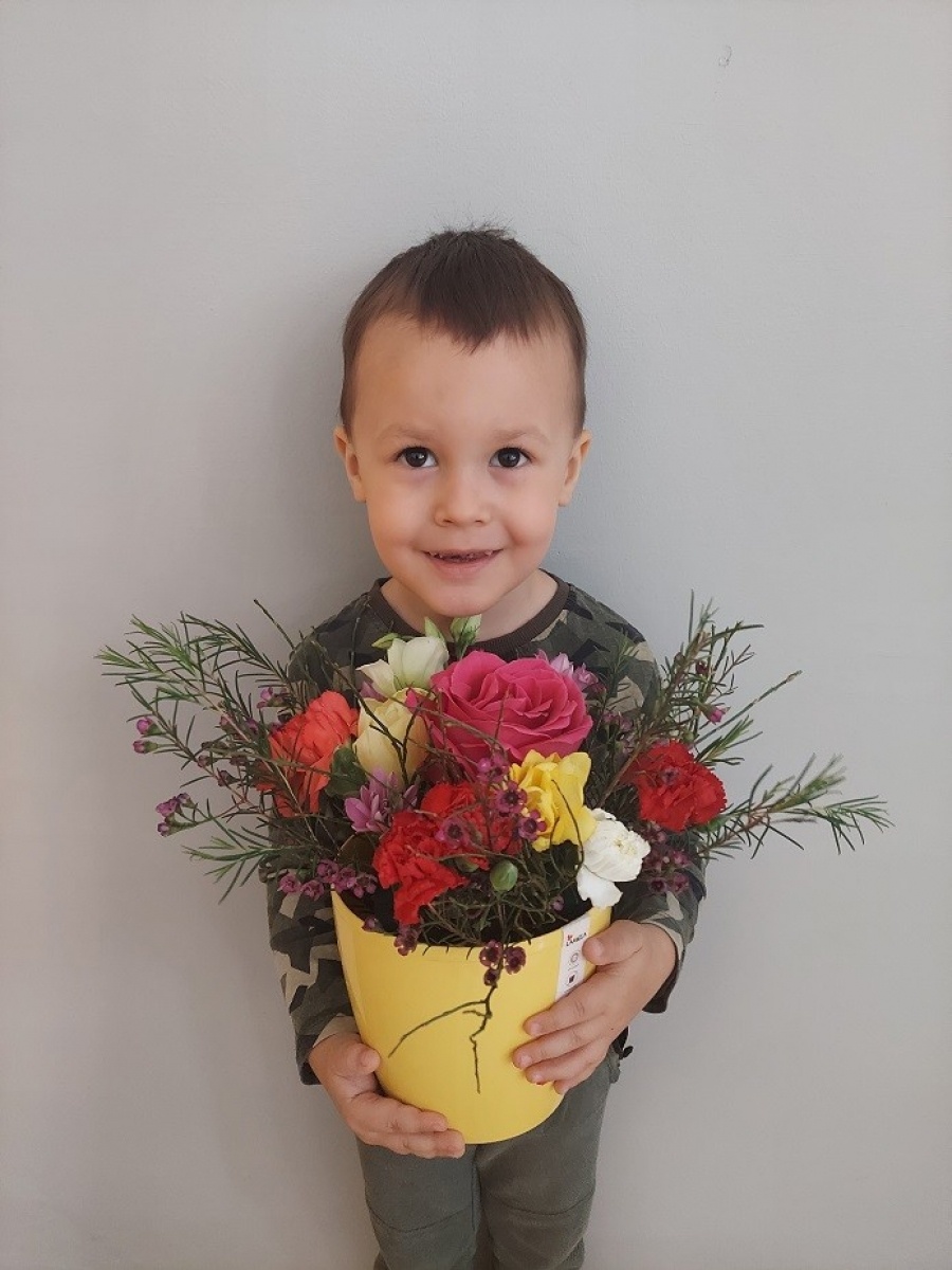 Zdjęcie w galerii na portalu naszwodzislaw.com: Biedronki z przedszkola numer 6 poznały tajniki zawodu florysty wiadomości z regionu