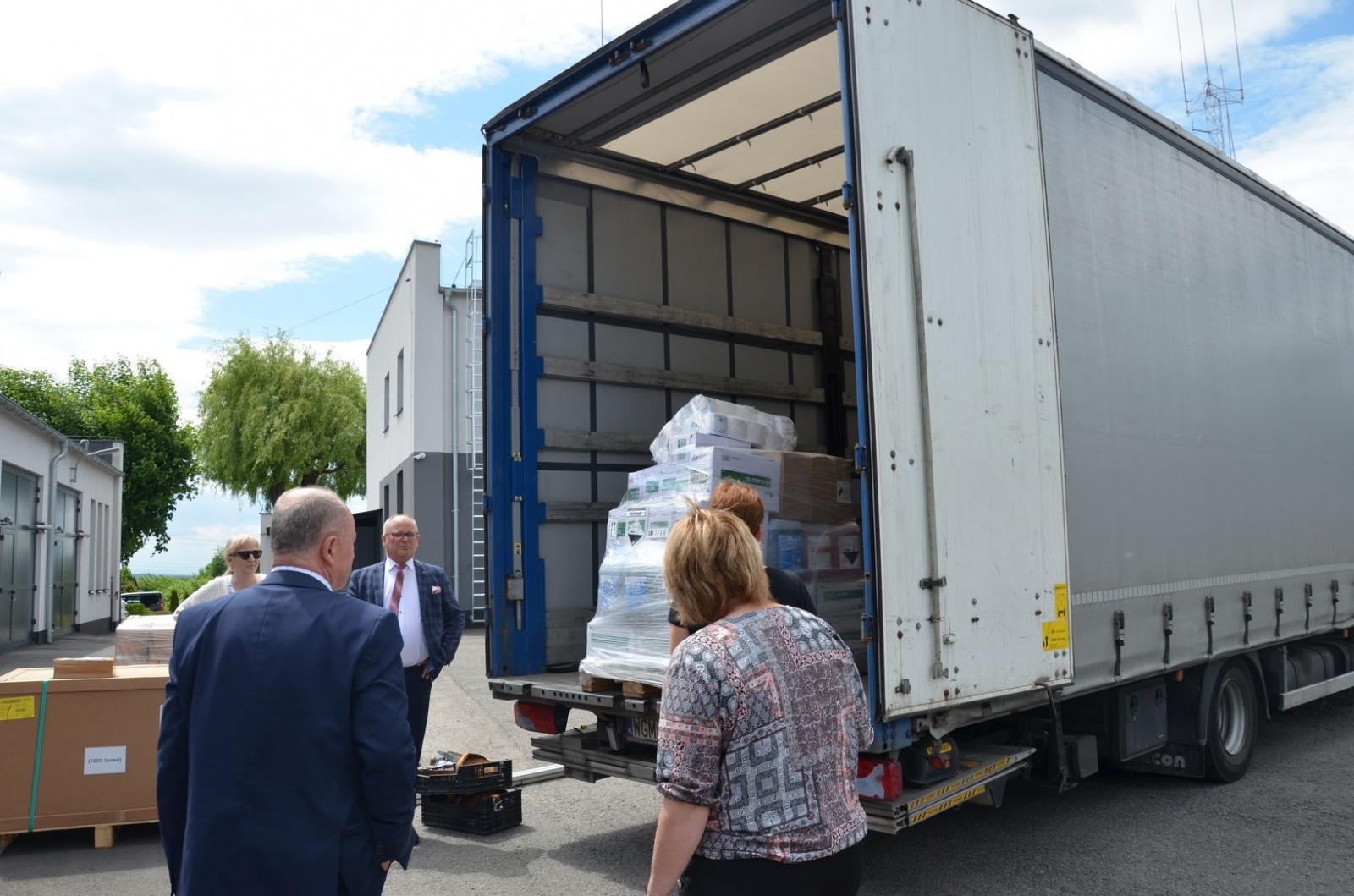 Zdjęcie w galerii na portalu naszwodzislaw.com: Do powiatu dotarł transport pomocy z Recklinghausen dla obywateli Ukrainy wiadomości z regionu