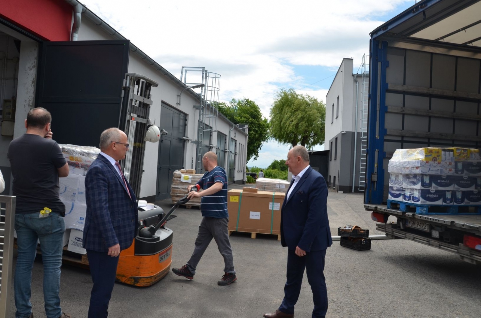 Zdjęcie w galerii na portalu naszwodzislaw.com: Do powiatu dotarł transport pomocy z Recklinghausen dla obywateli Ukrainy wiadomości z regionu