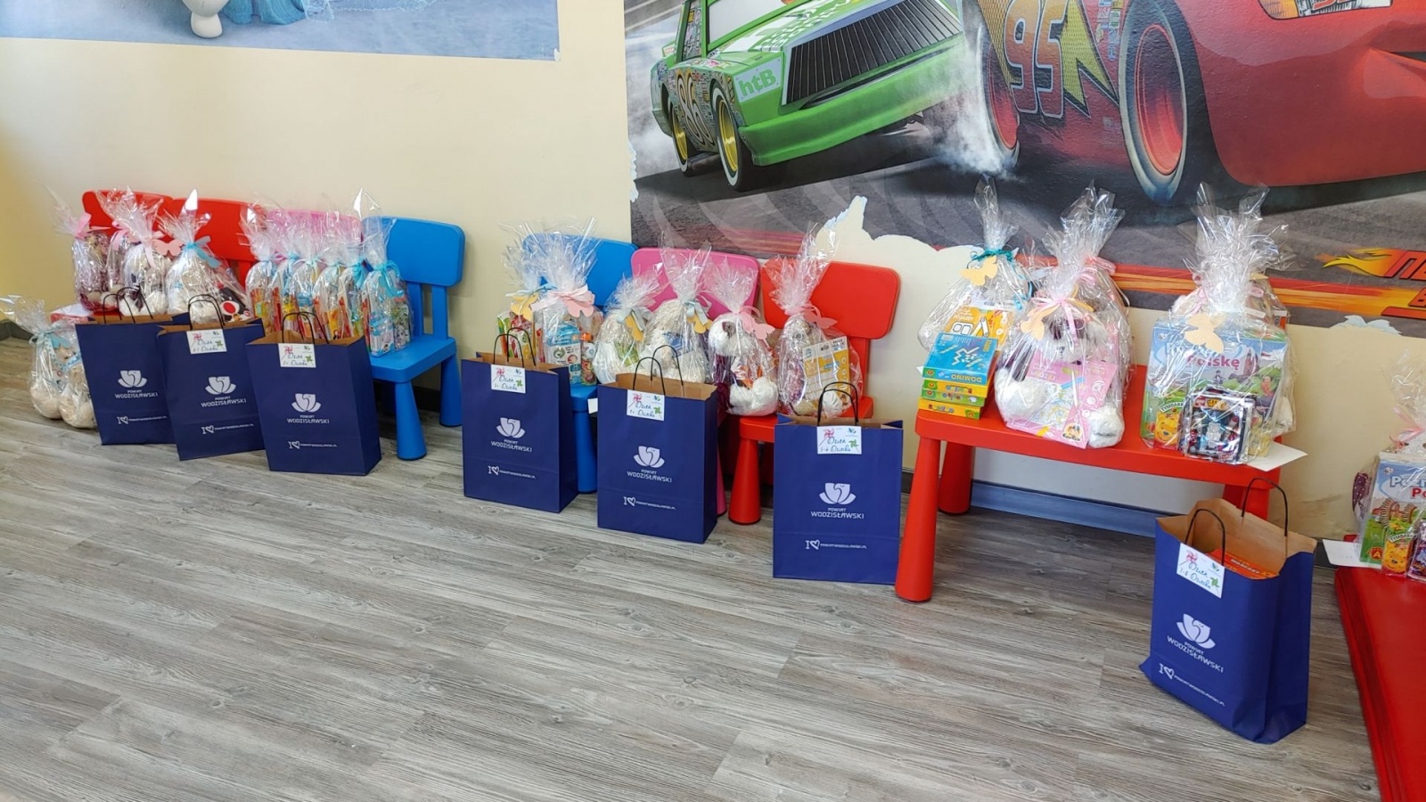 Zdjęcie w galerii na portalu naszwodzislaw.com: Dzień Dziecka na rydułtowskiej pediatrii wiadomości z regionu