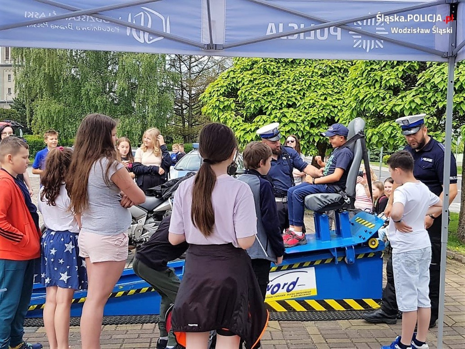 Zdjęcie w galerii na portalu naszwodzislaw.com: Jednośladem bezpiecznie do celu. Piknik w Radlinie [FOTO] wiadomości z regionu