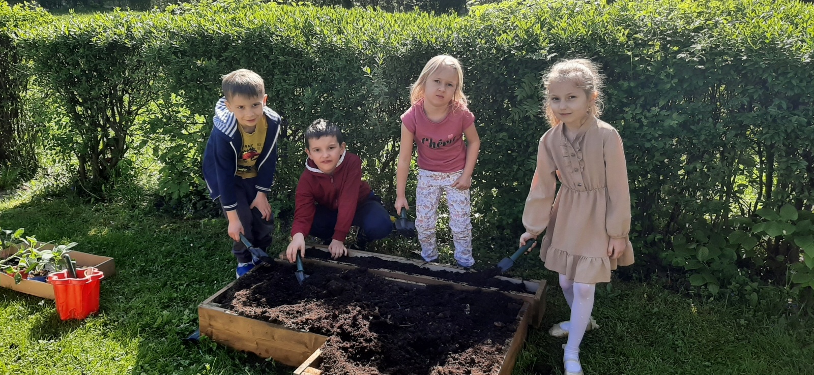 Zdjęcie w galerii na portalu naszwodzislaw.com: W wodzisławskiej Dziewiątce powstał ogródek przedszkolny wiadomości z regionu