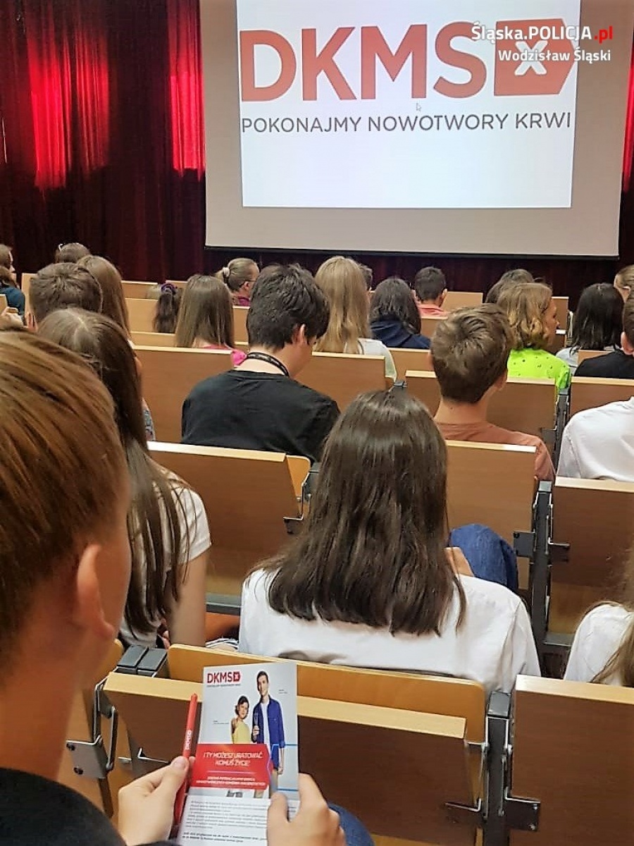 Zdjęcie w galerii na portalu naszwodzislaw.com: Marklowice. Policjant opowiedział młodzieży o tym, jak został dawcą szpiku wiadomości z regionu