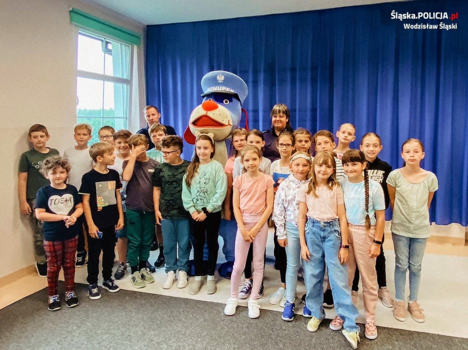 Zdjęcie w galerii na portalu naszwodzislaw.com: Wodzisławscy dzielnicowi odwiedzili najmłodszych wiadomości z regionu