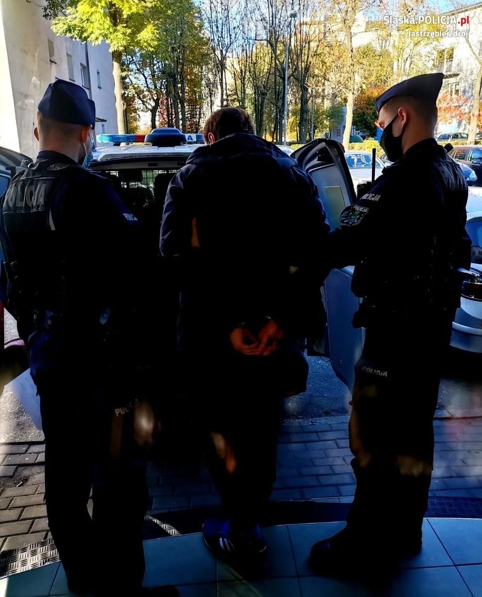 Zdjęcie w galerii na portalu naszwodzislaw.com: Pranie brudnych pieniędzy i wyłudzanie morfiny. Policja rozbiła przestępczą grupę wiadomości z regionu