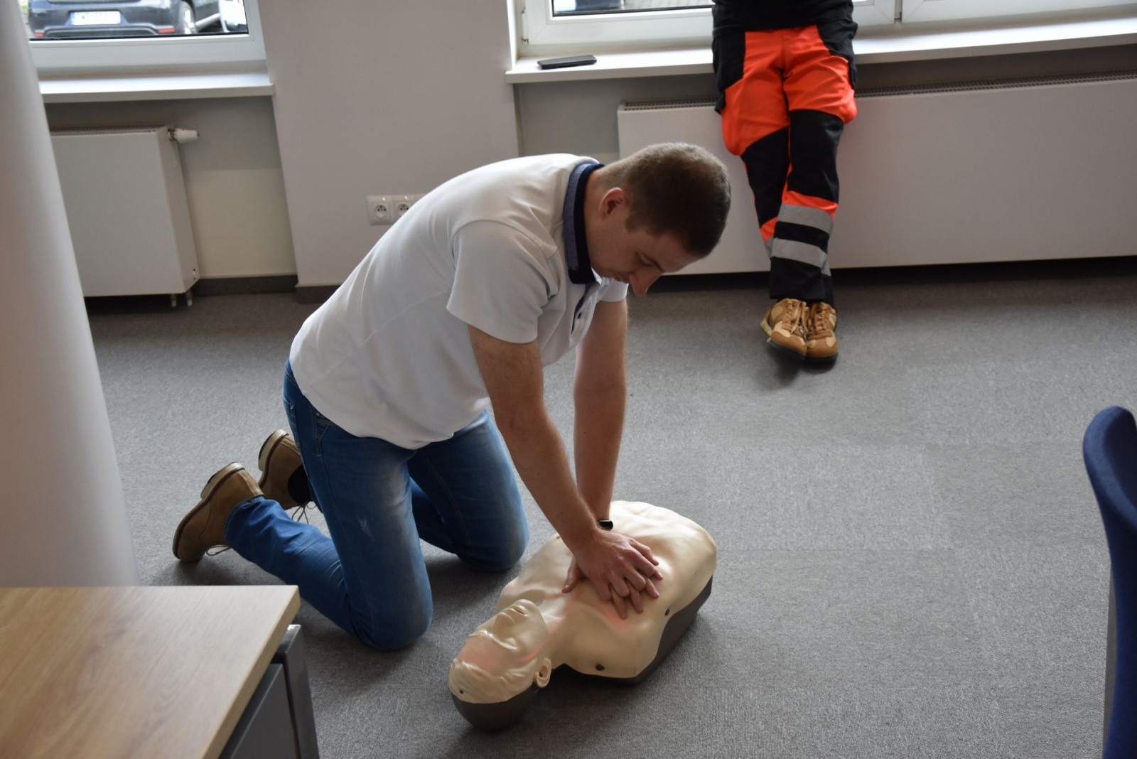 Zdjęcie w galerii na portalu naszwodzislaw.com: Pracownicy starostwa szkolili się z pierwszej pomocy wiadomości z regionu