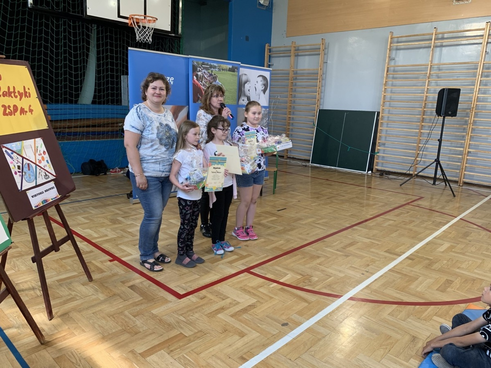 Zdjęcie w galerii na portalu naszwodzislaw.com: Apteczka Pierwszej Pomocy Emocjonalnej w SP 4 wiadomości z regionu