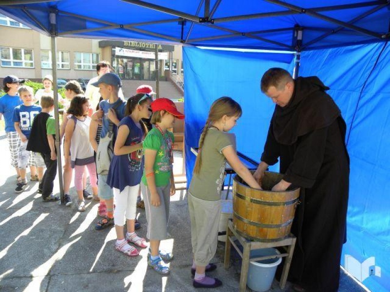 Zdjęcie w galerii na portalu naszwodzislaw.com: Papier z papieru czyli magiczny recykling wiadomości z regionu